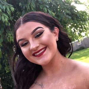 Meet your Posher, Haley